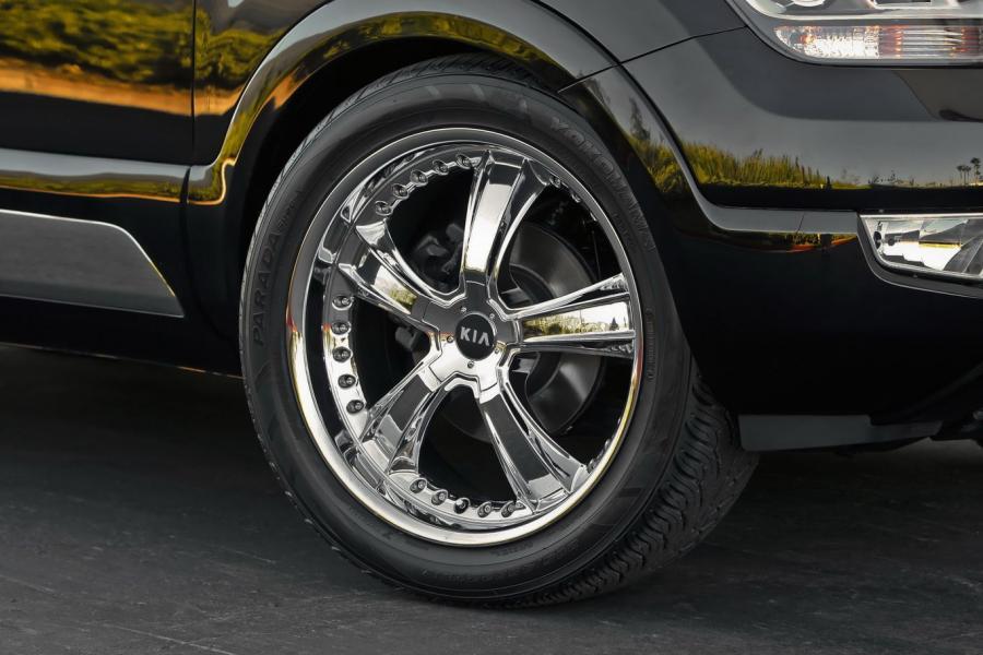  Kia Borrego Limited Concept 2008 года  (фото 12 из 27)